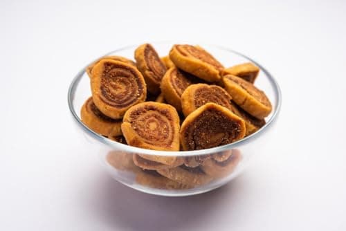 THAR NUTS ORGANIC Gujarati Mini Bhakarwadi 1Kg | Big & Crunchy Traditional Snack | Authentic Indian Namkeen Nashta | Spicy Munching Snack — image 4
