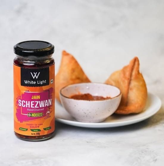 White Light Food Jain Schezwan Sauce L No Garlic No Onion L Ready To Eat Healthy Food-250 Gram, Pack Of 1 — image 3