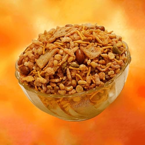 JAIN Navratan Mixture, Size - 360gm, Zipper Packing, Royal 9-Ingredient Indian Namkeen Blend with Crispy Textures & Bold Masala Flavours, Ready to Eat — image 4